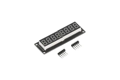 Wyświetlacz 7-segmentowy z modułem tm1637, idealny do projektów DIY. Pokazuje cyfry 8.8.8.8.