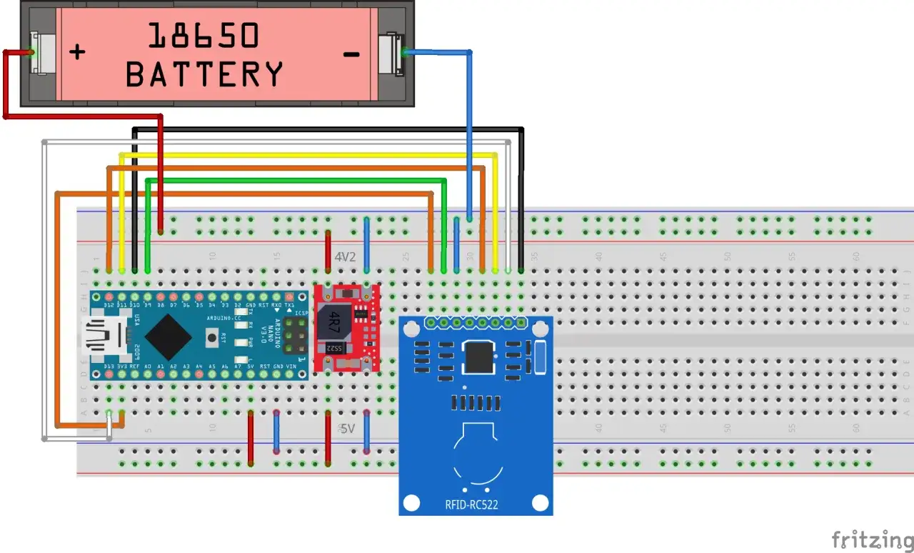 Układ z Arduino Nano, modułem RFID-RC522 i baterią 18650.